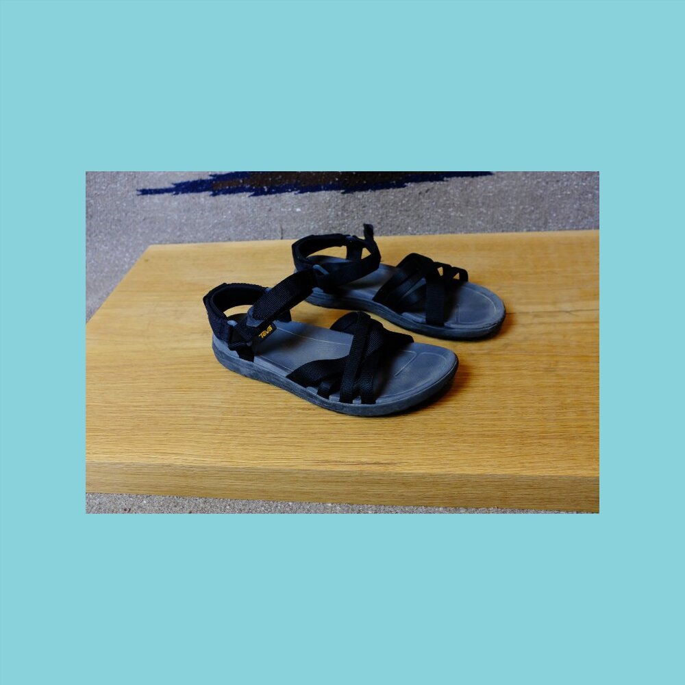 Womens black teva hiking camping sandal size 9